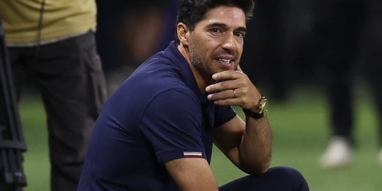 Dois clubes do mesmo tamanho, duas realidades muito distintas