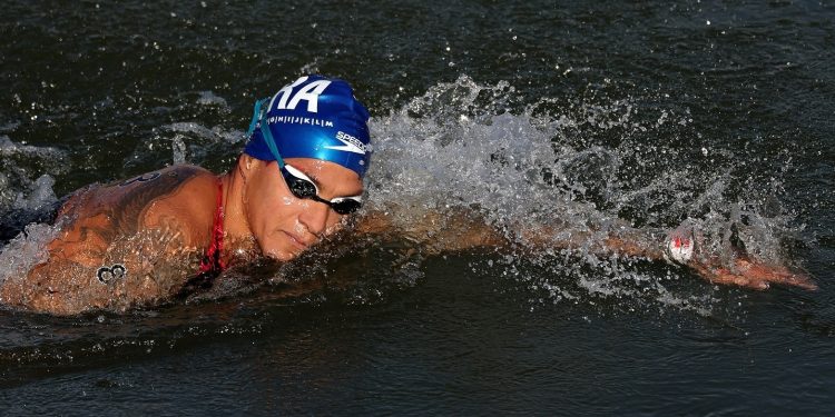 Ana Marcela Cunha inicia temporada 2025 com foco no Mundial de Singapura