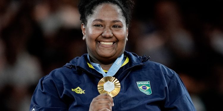 Campeã olímpica, Beatriz Souza assume liderança do ranking mundial de judô