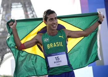 Caio Bonfim abre temporada com bronze no Japão e recorde brasileiro nos 20km da marcha atlética