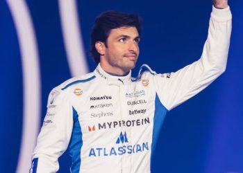 Sainz detalha adaptação à Williams e revela impressões sobre o FW47