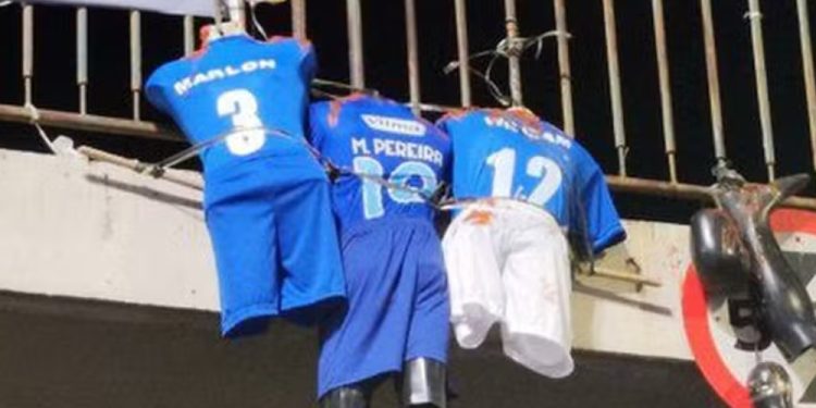 Após eliminação, atletas do Cruzeiro são ameaçados e clube adota medida protetiva