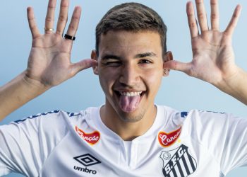 Santos anuncia retorno do atacante Deivid Washington