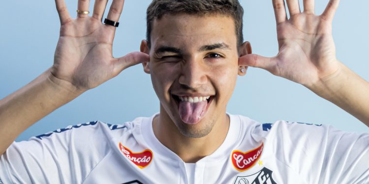 Santos anuncia retorno do atacante Deivid Washington