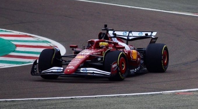 Hamilton e Leclerc estreiam o SF-25 em Fiorano