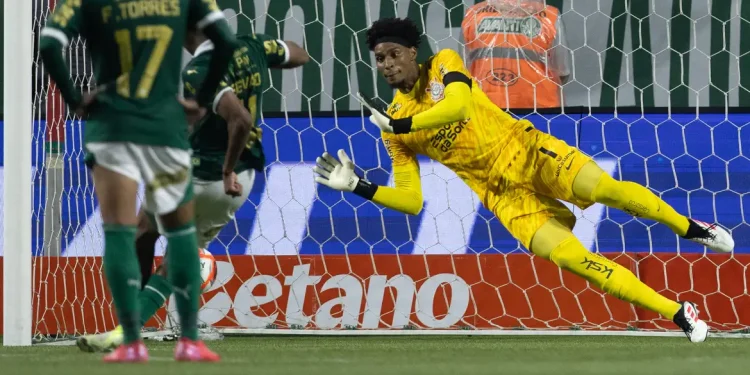 Heróis, vilões, heróis e vilões no dérbi