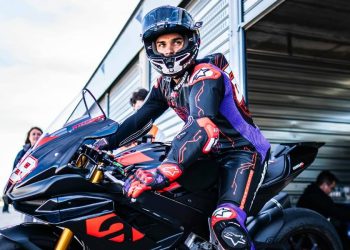 Campeão da MotoGP sofre fraturas em forte acidente nos testes de pré-temporada