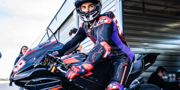 Campeão da MotoGP sofre fraturas em forte acidente nos testes de pré-temporada