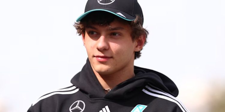 Antonelli celebra desempenho nos testes e projeta estreia na F1: “Mal posso esperar por Melbourne”