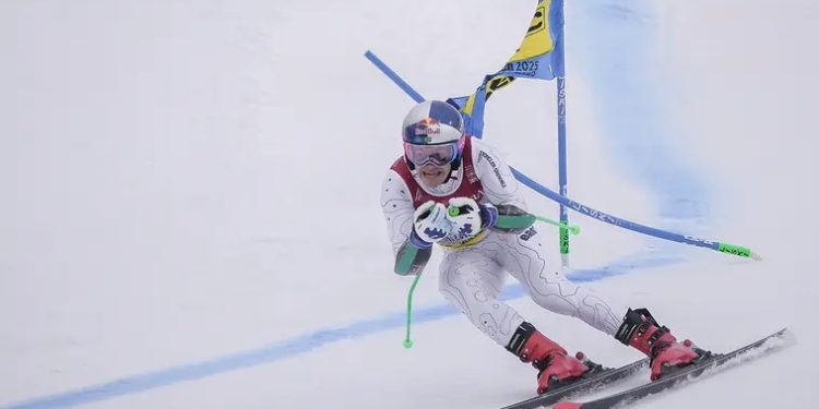 Lucas Pinheiro Braathen conquista a melhor posição de um brasileiro no Mundial de Esqui Alpino na história