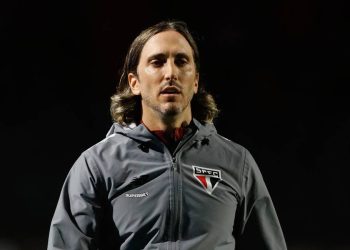Para Zubeldía, desequilíbrio entre ataque e defesa é a explicação para má fase do São Paulo