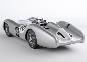 Mercedes pilotada por Fangio quebra recorde da F1 em leilão