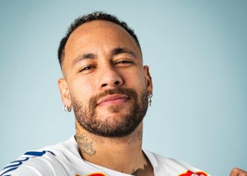 Sozinho, Neymar atrai todos os holofotes, goste você dele ou não