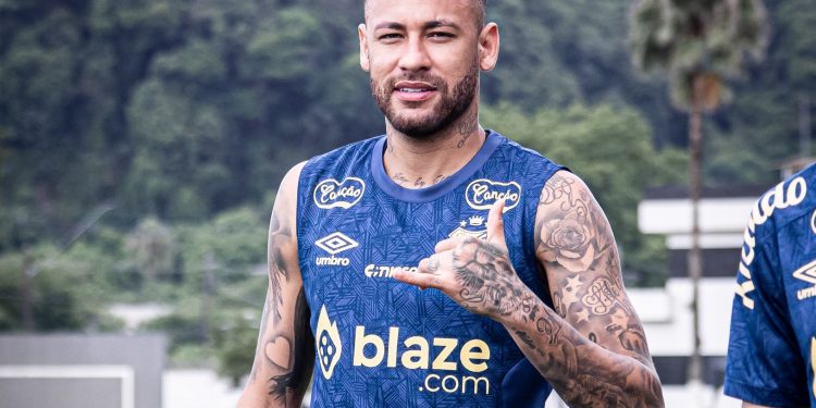 Neymar e outros astros recusam gramado sintético. Por que o Brasil aceita?