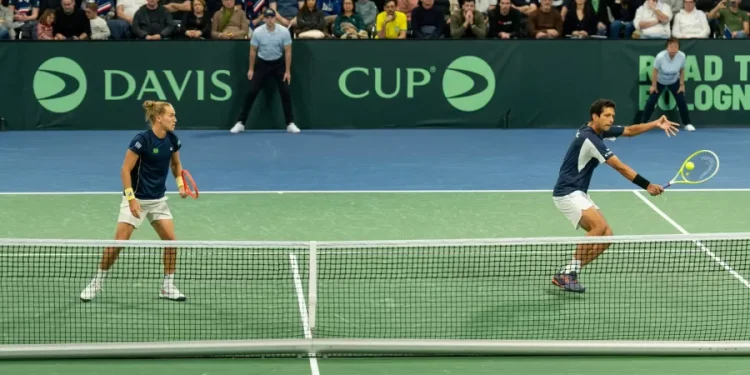 Brasil perde de virada da França nas duplas e é eliminado da Copa Davis