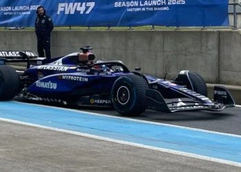 Sainz vai à pista de Silverstone com o FW47, carro apresentado pela Williams para a temporada 2025