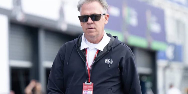 Diretor da Fórmula E anuncia saída da categoria após morte do pai: “Foco agora é minha família”