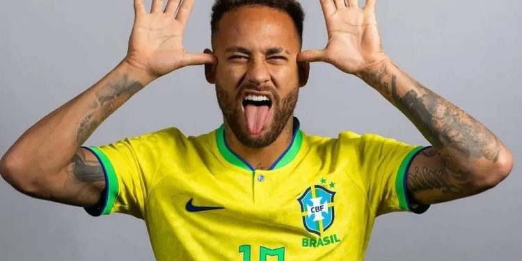 Neymar completa 33 anos em dia de reestreia pelo Santos