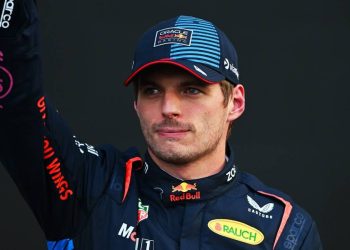 Chefe da Red Bull afirma que Verstappen não gosta de ser uma celebridade