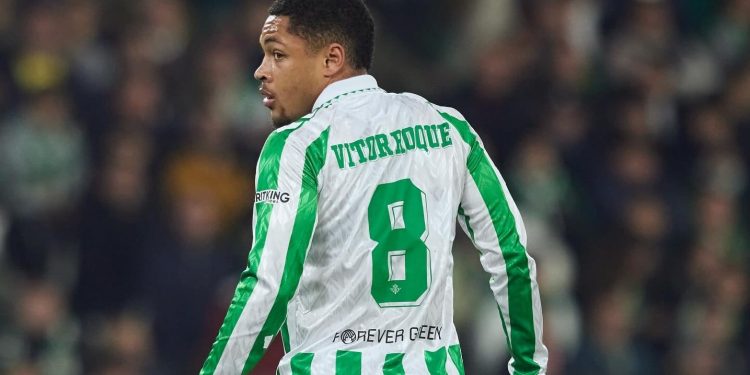 Palmeiras mantém esperança de contratar Vitor Roque e aguarda o Barcelona