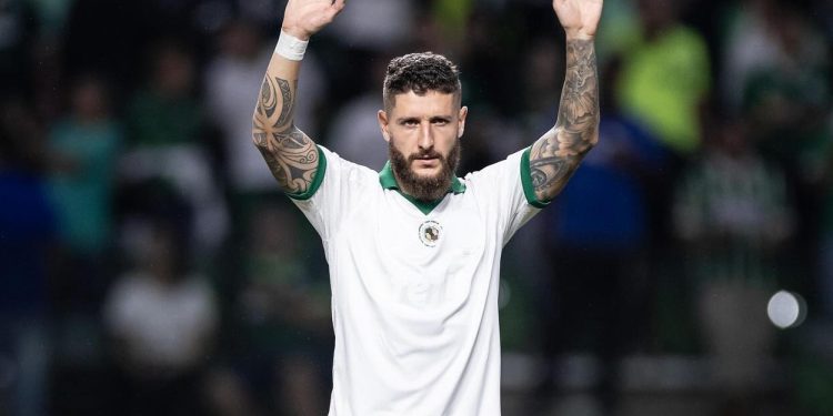 Zé Rafael rescinde com o Palmeiras e está livre para assinar com o Santos