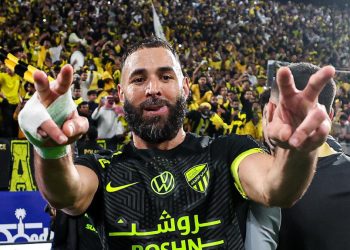Benzema decide nos acréscimos e coloca Al Ittihad na liderança provisória