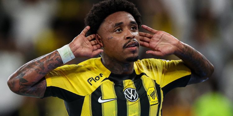 Al Ittihad goleia Al Hilal em “final antecipada” e dispara na liderança da Liga Saudita