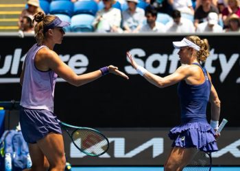 Bia Haddad vence estreia nas duplas e vai às oitavas no WTA de Doha