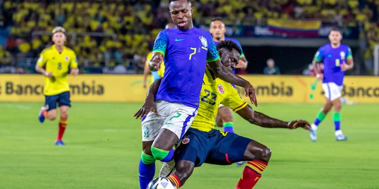 Conmebol divulga arbitragem para rodadas de março das Eliminatórias