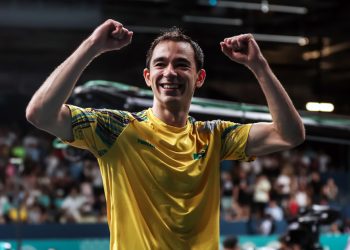 Calderano vence nigeriano de virada e vai às oitavas do WTT Singapura Smash