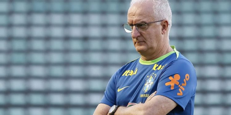 Dorival Júnior analisa observações no exterior e projeta convocação para as Eliminatórias