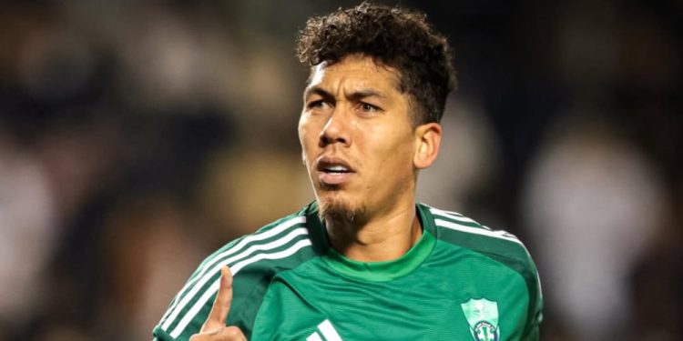 Al Ahli retira Firmino da Liga Saudita por limite de estrangeiros