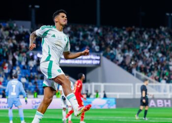 Al Ahli aproveita falhas do Damac e volta a vencer na Liga Saudita