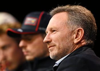 Horner critica vaias a Verstappen em evento de abertura da temporada da F1