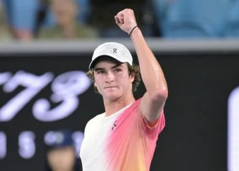 João Fonseca vence argentino na estreia e vai às oitavas em Buenos Aires