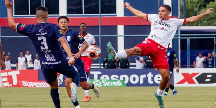 Maricá marca nos acréscimos e arranca empate contra o Bangu