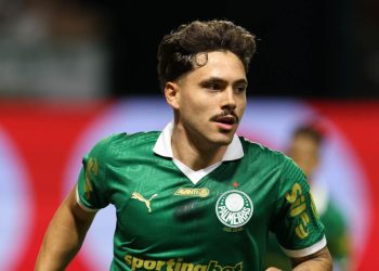 Mauricio sofre luxação no ombro e passará por cirurgia