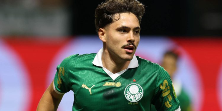 Mauricio sofre luxação no ombro e passará por cirurgia