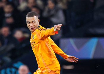 Real vira nos acréscimos e abre vantagem sobre o City nos playoffs da Champions