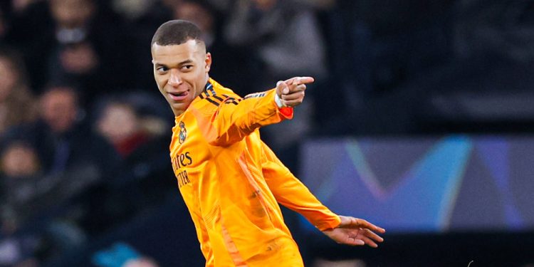 Real vira nos acréscimos e abre vantagem sobre o City nos playoffs da Champions