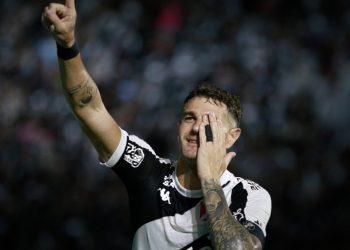 Vasco e Fluminense avançam às semifinais do Campeonato Carioca