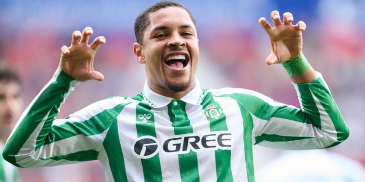 Barcelona consegue liberação da Fifa para vender Vitor Roque ao Palmeiras