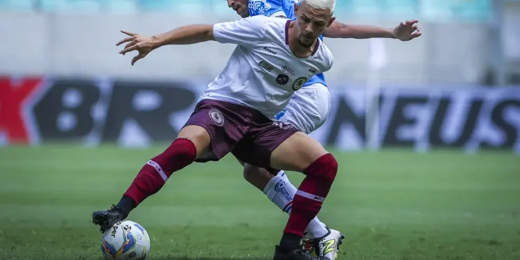 Jacuipense supera o Bahia e fica perto da final do Baiano