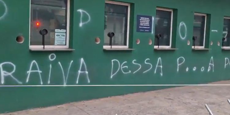Allianz Parque amanhece pichado após derrota do Palmeiras para o Corinthians na final do Paulistão