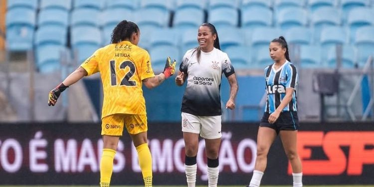 São Paulo e Flamengo e Corinthians e Cruzeiro duelam na semifinal da Supercopa