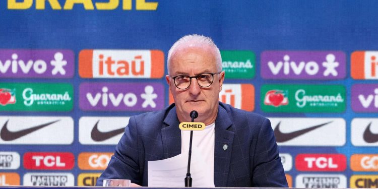 Dorival projeta confrontos contra Colômbia e Argentina e comenta retorno de Neymar à seleção