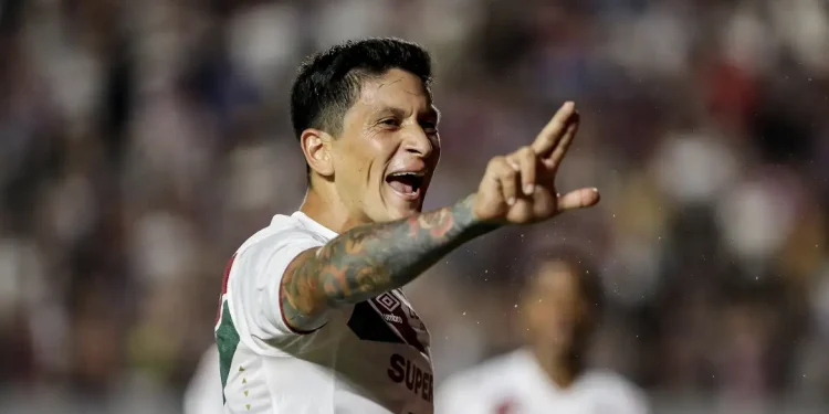Com direito a gol 100 de Cano, Fluminense bate o Caxias e se classifica na Copa do Brasil