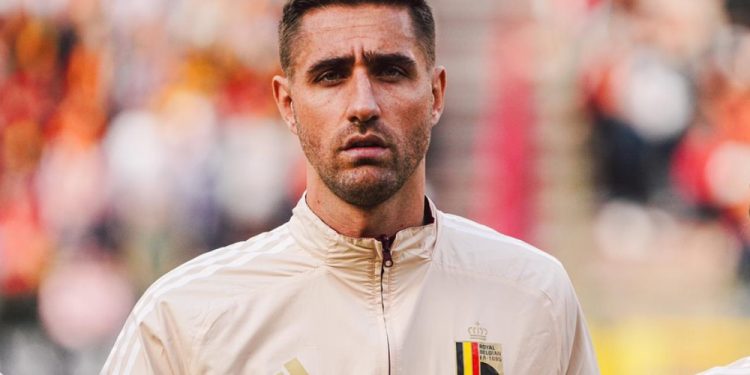 Casteels critica retorno de Courtois e renuncia à seleção da Bélgica