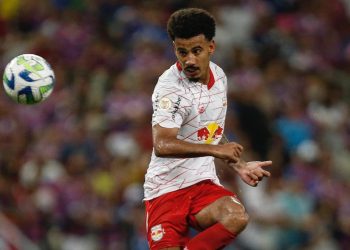 Palmeiras suspende compra de Lucas Evangelista após alteração em exame