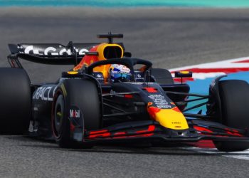 “McLaren e Ferrari são mais velozes”, admite diretor da Red Bull antes do início da temporada